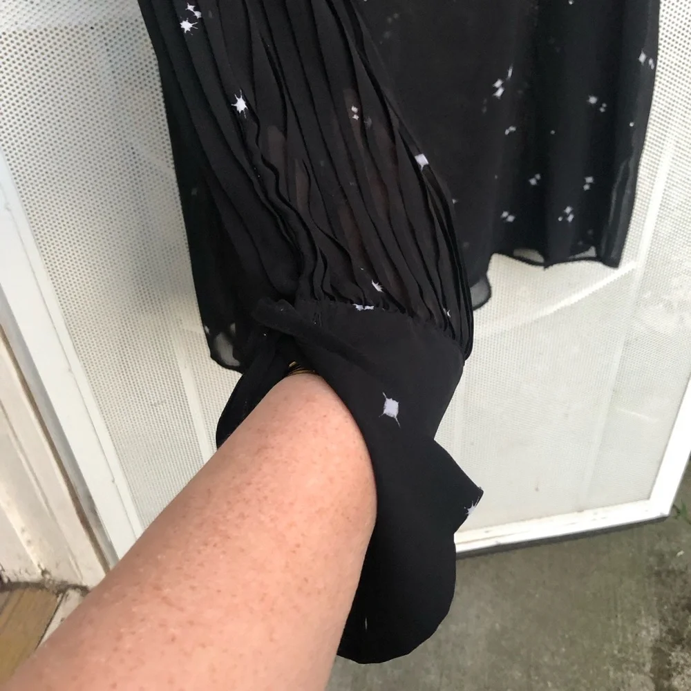 Simply Vera Vera Wang Black Sheer Star-Print V-Neck Blouse